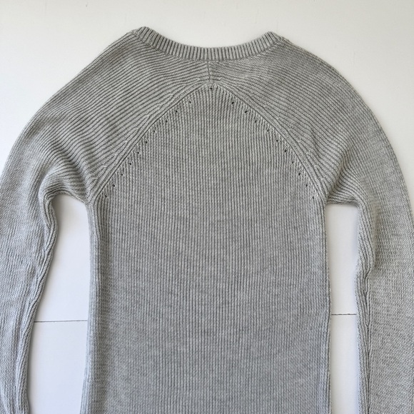 Lululemon Cabin Yogi Long Sleeve Heathered Medium Gray Sweater Shirt Top Sz 2 - Picture 11 of 14